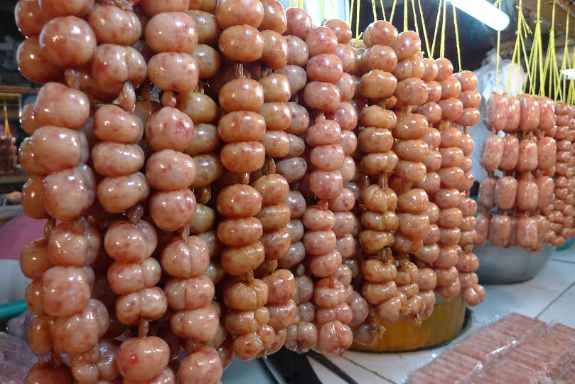 Strings of chorizo de Cebu on display at the meat section of Carbon Public Market, the main public market of Cebu City. | CDN Digital file photo