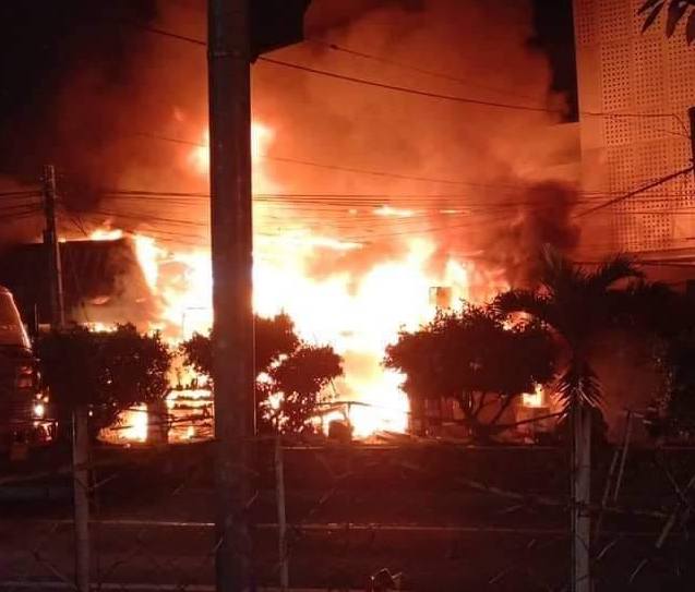 A fire burns down stalls in a satellite market in Barangay Guizo, Mandaue City on Tuesday dawn, January 21, 2020. CDN Digital photo | Paul Lauro