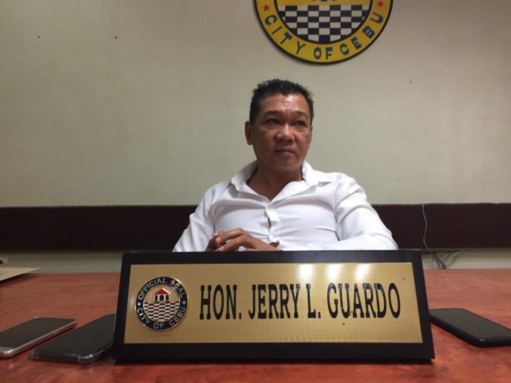 Telco to donate 200 posts to Cebu City government, says Cebu City Councilor Jerry Guardo.