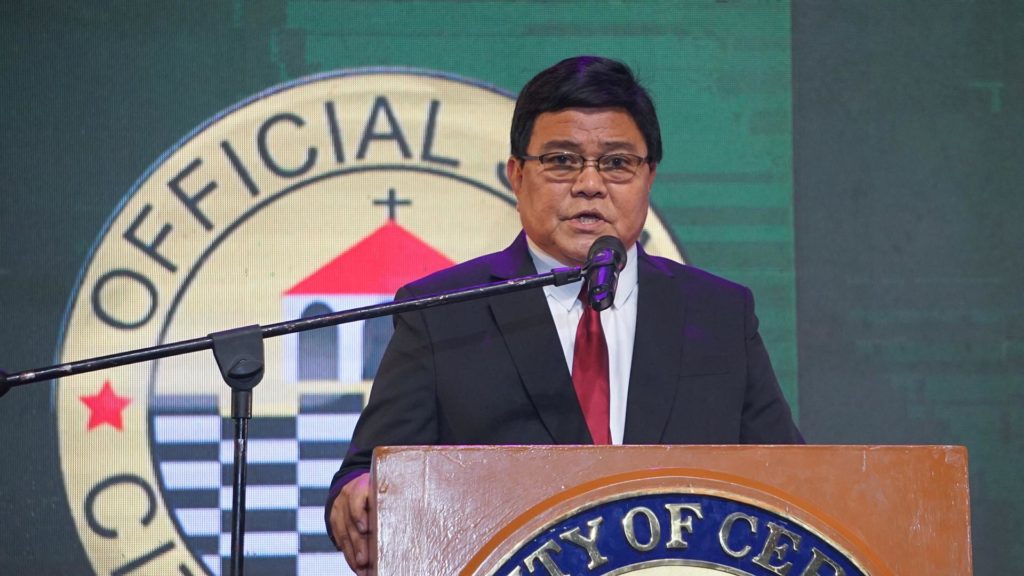 Cebu City Mayor Edgardo Labella delivers a speech.