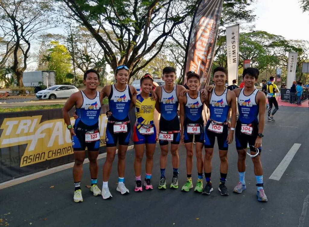 Members of the Talisay Luigi Triathlon Group-Go For-Gold take time for a photo opportunity during the Trifactor PH Run-Bike-Run 2020 at Clark, Pampanga. | Contributed photo