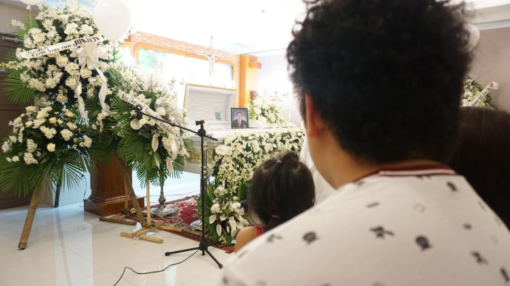 Family, friends, fellow teachers and students attend the March 7, 2020 Mass Service for the late Marc Ladaran in his wake at the Columbario de la Sagrada in a Cebu City funeral chapel. | Gerard Francisco
