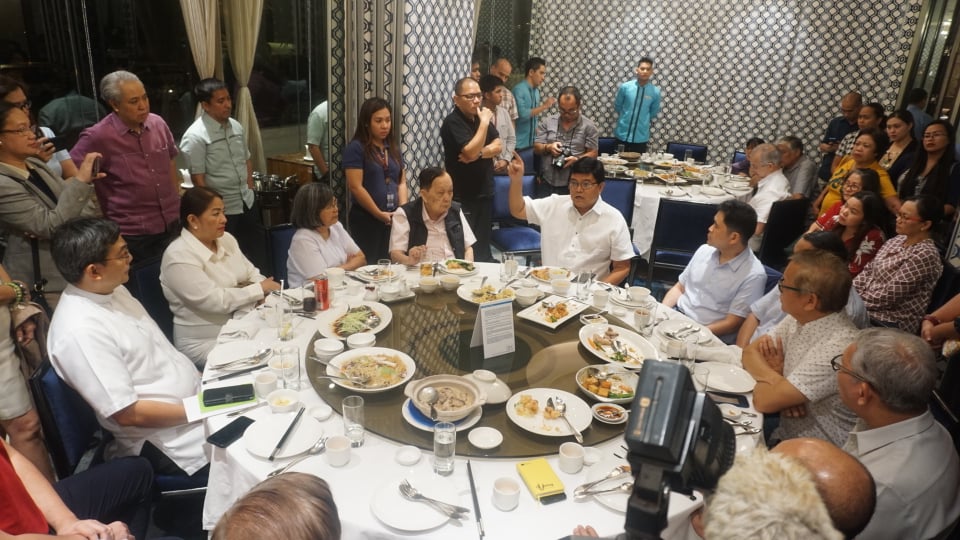 Mayor Edgardo Labella together with representatives and heads of private schools discusses the coronavirus threat. He, however, says that there will be no suspension of classes yet.| Gerard Francisco