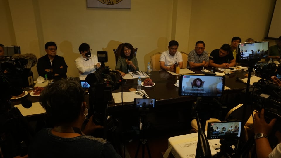 Cebu Governor Gwendolyn Garcia together with Metro Cebu mayors, police, military and other concerned government agencies meet to tackle measures against the Coronavirus Disease 2019 (COVID-19). | Gerard Francisco