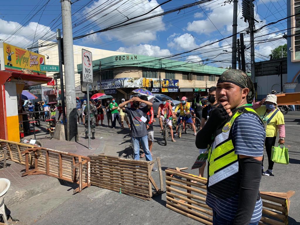 The Market Authority has controlled the number of people entering the Carbon Public Market on Maundy Thursday so as not to break the social distancing protocol of the enhanced community quarantine. | Photo courtesy of Market Head Jonil Matuguina