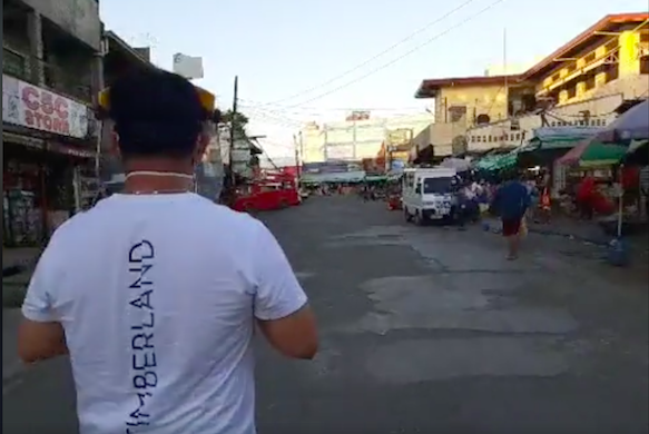 Mayor Junard Chan inspects one of the Lapu-Lapu City markets in Barangay Poblacion. | screengrabbed from Lapu-Lapu PIO video