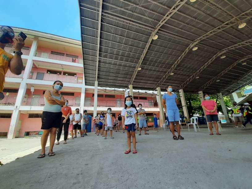 These are recovered patients in Barangay Tejero, Cebu City who were released on May 30, 2020. Photo Courtesy of Cebu City PIO