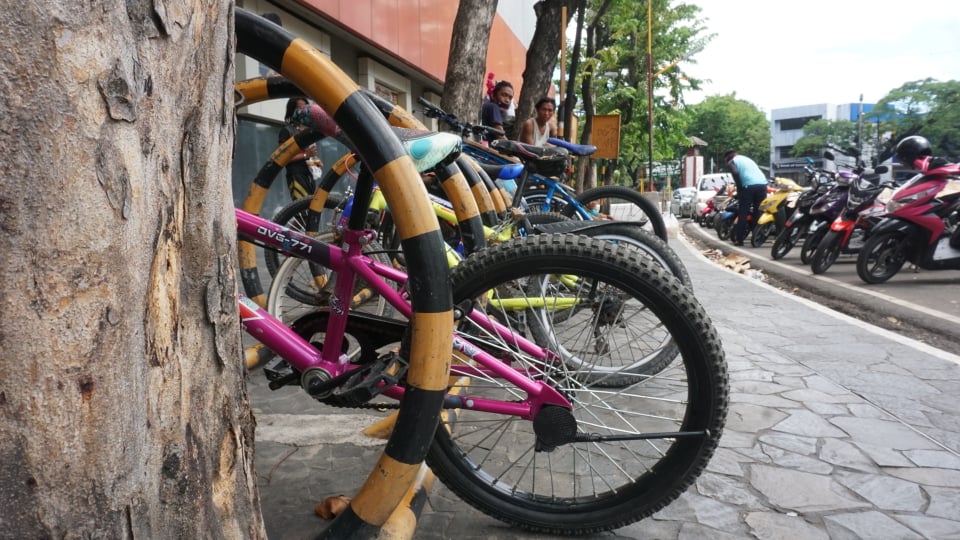 Bikes are seen parked in a bike rack located outside a mall in Cebu City on Friday on May 29, 2020. Today, Mayor Edgardo Labella suspended indefinitely the requirement for bikers to register their bikes at the CCTO. | CDN Digital file photo