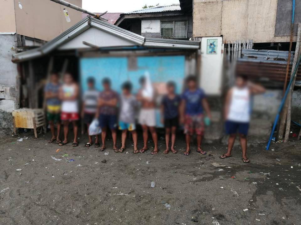 K: Authorities in Talisay City have rounded up these individuals for reportedly organizing an outdoor boxing activity by the beach in Barangay Tangke on May 2, 2020. The videos of the boxing activity are now circulating on social media. Talisay City Mayor Gerald Anthony “Samsam” Gullas has ordered an investigation on the incident. | Photo courtesy of Talisay City Mayor Gerald Anthony “Samsam” Gullas 