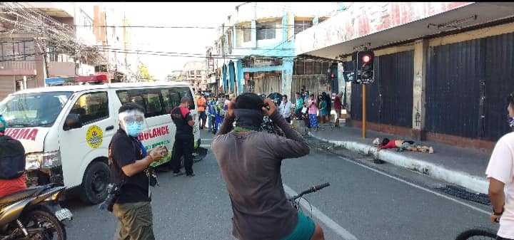 A case of reckless imprudence resulting to homicide is being readied against the ambulance driver involved in the downtown Cebu City crash on Monday. | Photo courtesy of Chito Aragon