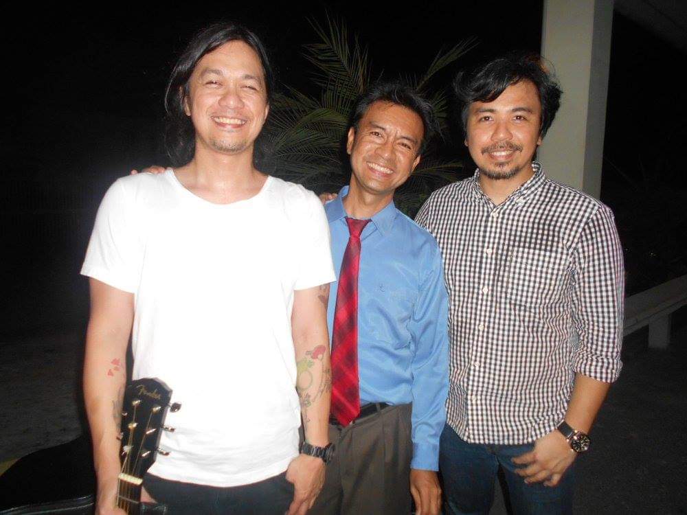 The Eraserheads Raimund Marasigan (left) and Buddy Zabala (right) are Lawyer Dennis Gorecho's dorm roommates in college. | Dennis Gorecho