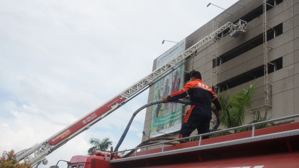 According to Cebu City Fire Marshall Josephus Laburo, they have to use an aerial ladder to reach the fire scene because the building was high. | Gerard Francisco