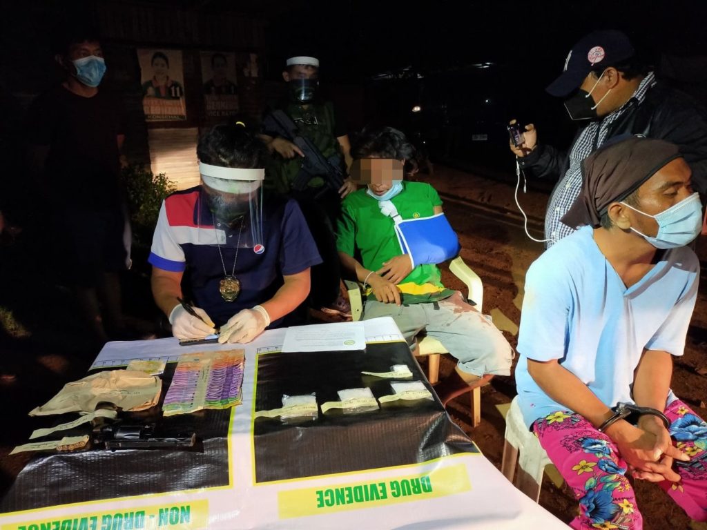 Two men were arrested while two others escaped during a buy-bust operation conducted by the Philippine Drug Enforcement Agency in Central Visayas (PDEA-7) in Sitio Manggahan, Barangay Pakigne, Minglanilla, Cebu, this Friday evening, June 26, 2020. | PDEA-7 photo