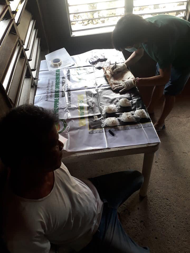 Jericho Infantado, an HVT or a high value target, is caught with P3.4 million of suspected shabu during a buy-bust operation on June 26, 2020 in Barangay Bolinawan, Carcar City in southern Cebu.| Photo Courtesy of PDEA-7