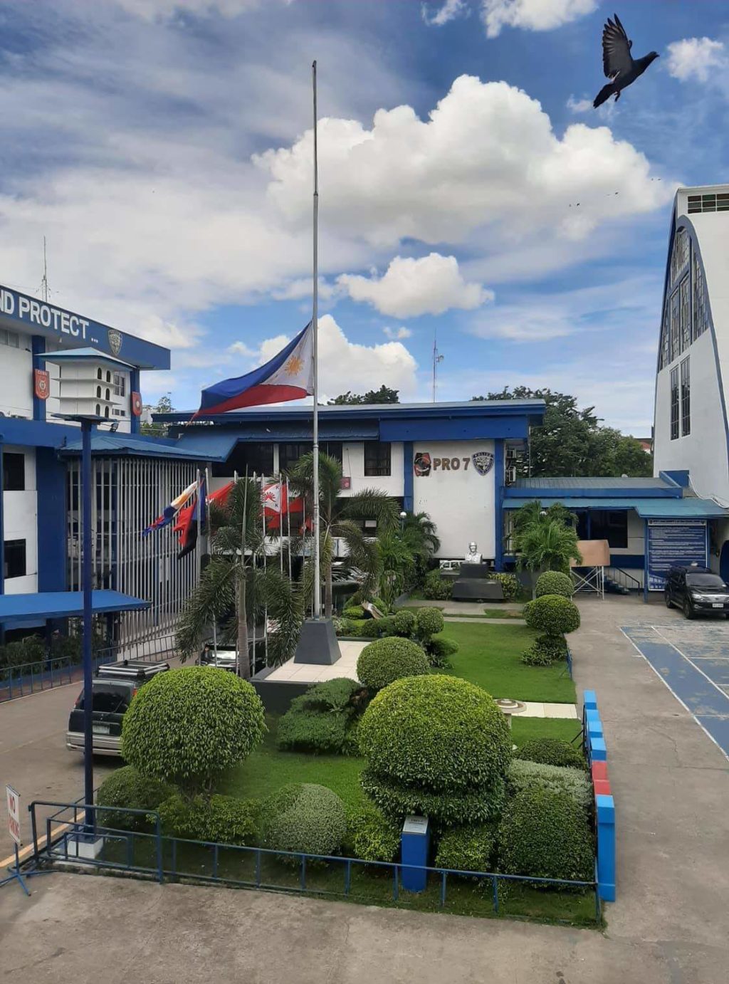 There are now 40 policemen of the Police Regional Office in Central Visayas (PRO-7) infected with COVID-19 while 42 have recovered. There are also 4 deaths of the virus, the latest being one of the police investigators of the Cebu City Police Office. | PRO-7 photo