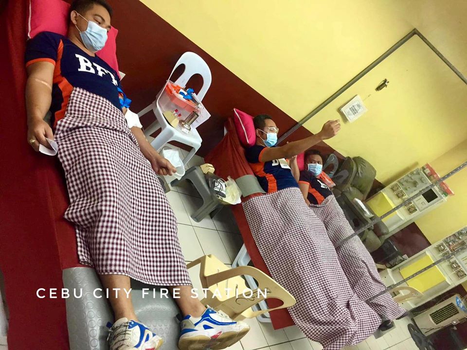 COVID-19 survivors from BFP-Cebu City donate plasma