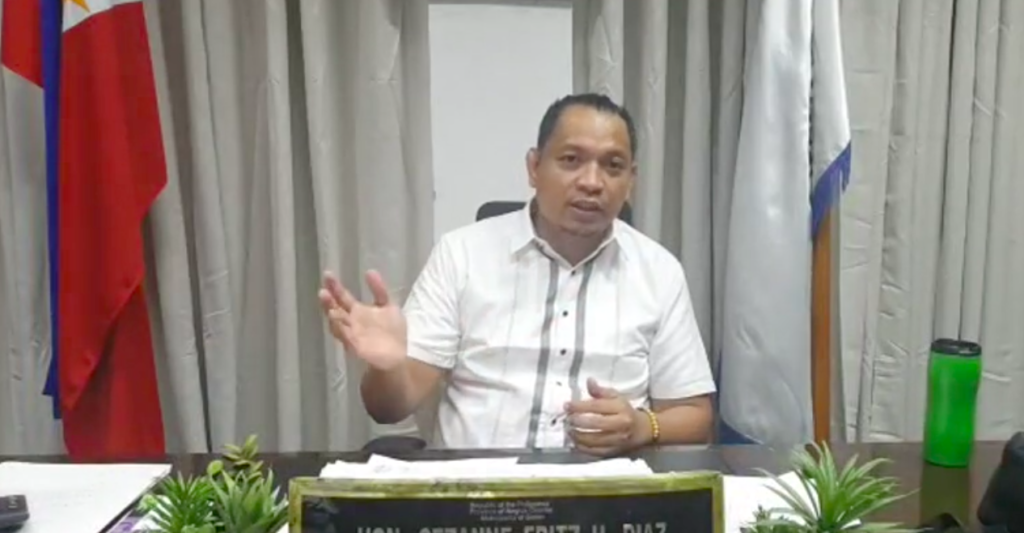 Mayor Cezanne Fritz Diaz  of Siaton town in Negros Oriental has offered a P20o,000 reward for  in his Facebook live on July 10, 2020 on whoever could give an information about the killing of a police officer and a city hall employee.| Photo Screen grabbed from Mayo Diaz' Facebook Live
