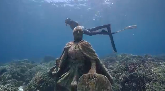 Underwater statues in Alegria