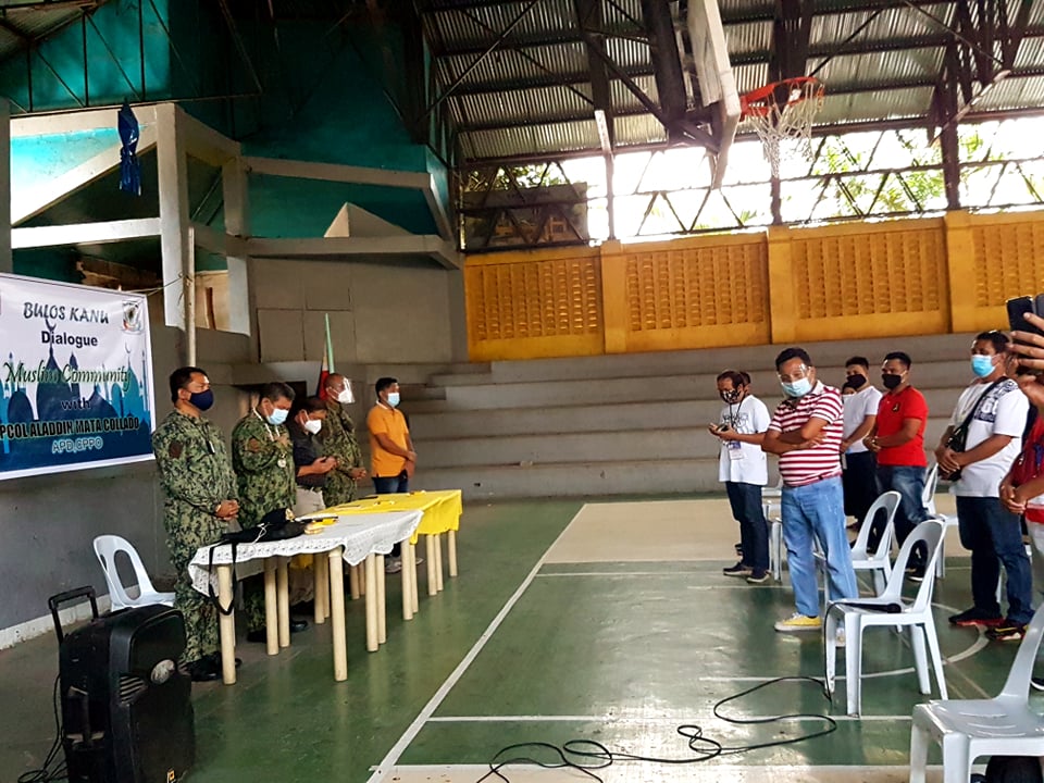 A peace dialogue between members of the Muslim community in Talisay City and Police Colonel Aladdin Collado, the new director of Cebu Police Provincial Office (CPPO), was held this Sunday morning, September 13, 2020 in Barangay Tabunok gymnasium. | Alven Marie Timtim