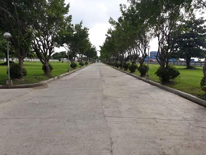 One of the cemeteries in Talisay City shows an empty road devoid of visitors -- a scene noticed in the first week of allowed visitation of cemeteries in Talisay City.