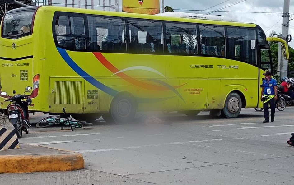 Security Guard Sandy Ursal dies after he was run over by a bus as he was riding on his bike along MC Briones Avenue in Mandaue City on Friday, October 30, 2020. | Photo courtesy of Cashakoh Choo
