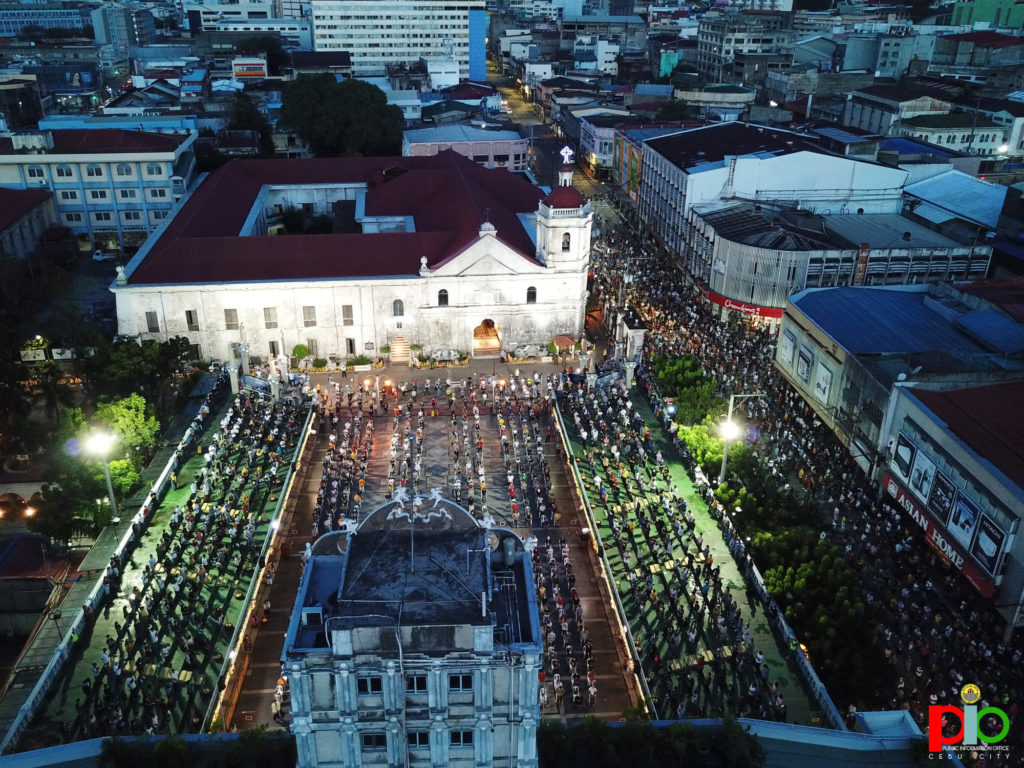 MISA DE GALLO. Cebu City cops to push for rule on only fully vaxxed individuals can attend Mass. | file photo