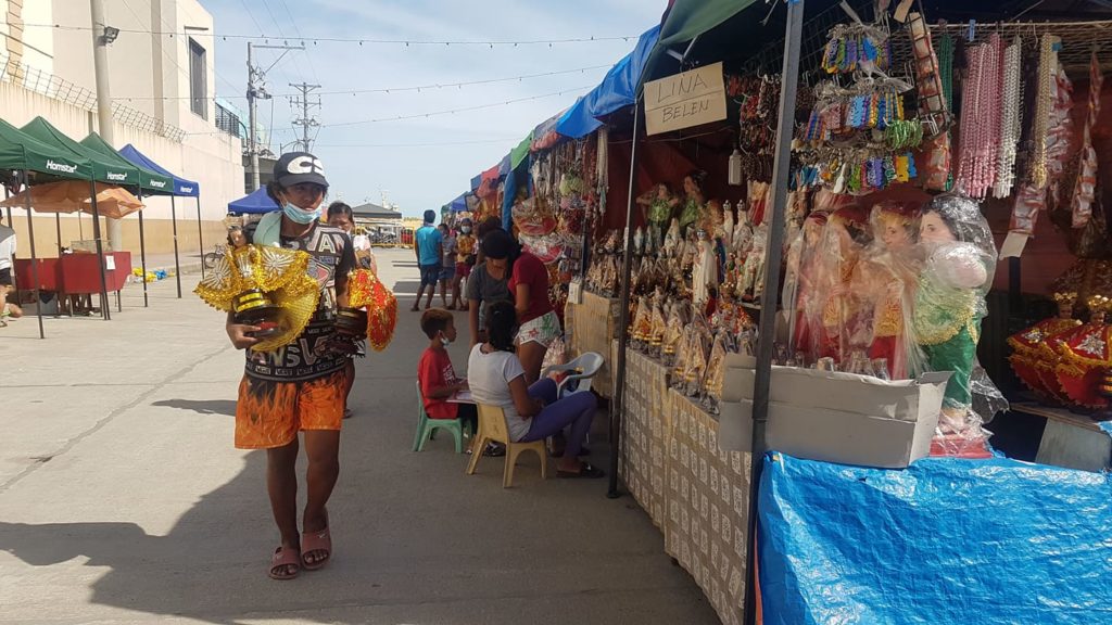The Sto. Niño vendors are having a hard time selling goods at the Compania Maritima. | Delta Dyrecka Letigio