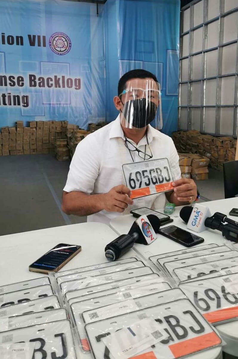 LTO-7 chief Victor Caindec calls on motor vehicle owners to get their unclaimed licene plates at the LTO-7 Plate Distribution Centre.