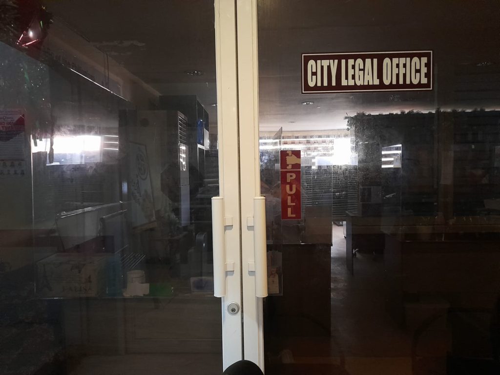 The City Legal Office of the Mandaue City government has been temporarily closed after one of its employees was found positive for the coronavirus disease 2019 (COVID-19). | Mary Rose Sagarino #CDN Digital