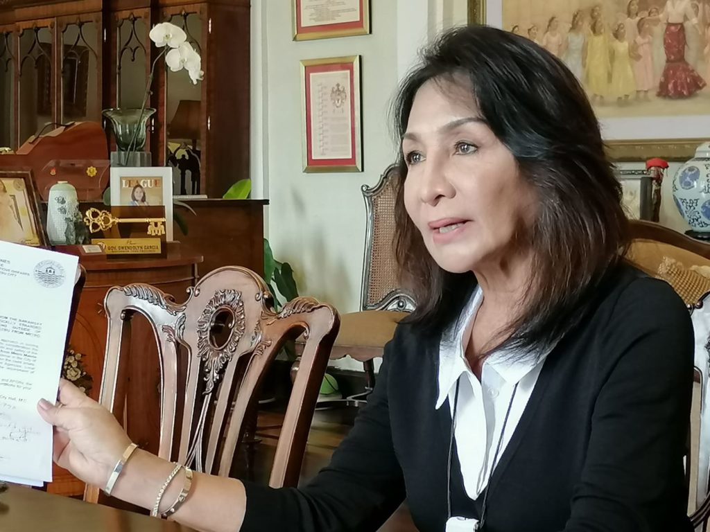 Cebu Gov. Gwendolyn Garcia has issued Executive Order (EO) No. 12, which eases travel restrictions for persons traveling to the province like doing away with the requirement of real-time polymerase chain reaction results. | CDN Digital File Photo
