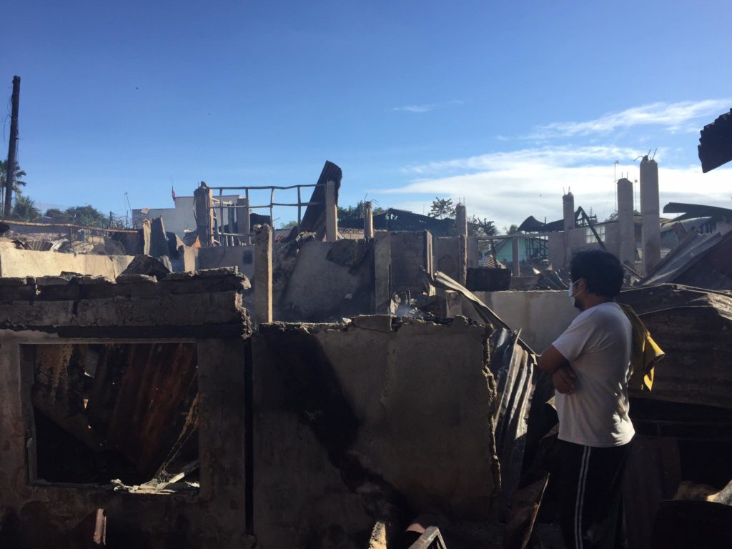 Thursday's Barangay Bulacao, Cebu City fire, which hit three sitios of the barangay, has left a widow dead, 118 houses destroyed and 731 individuals displaced. |