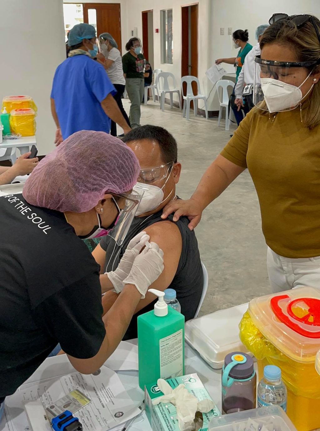 EOC VACCINATION. Cebu City Councilor Joel Garganera gets vaccinated to encourage EOC personnel to follow suit.| Photo courtesy of EOC