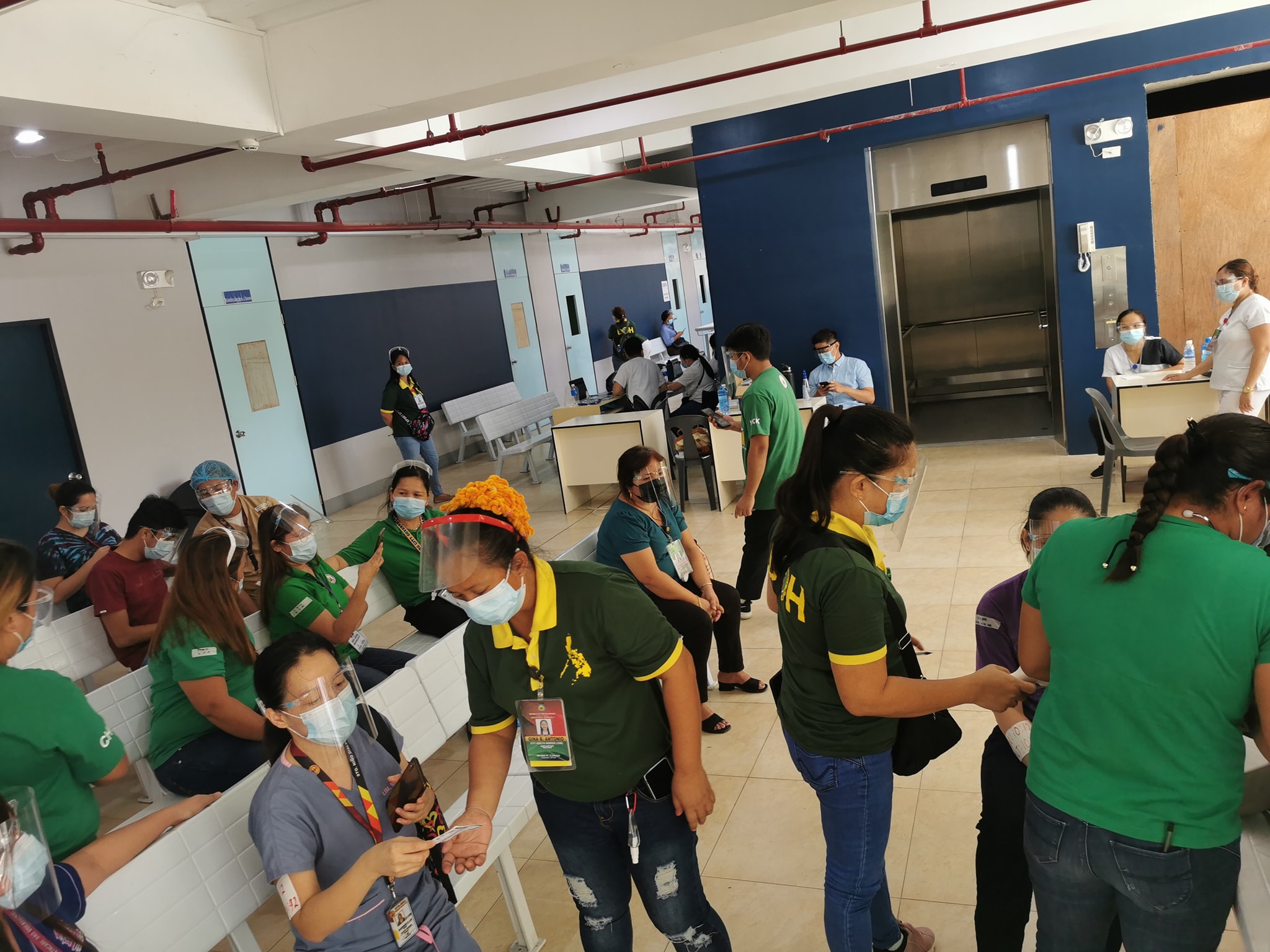 Barangay health workers in Cebu City finally get COVID19 vaccines