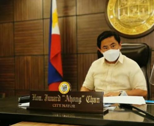 Lapu-Lapu City's strict implementation of health protocols is the main reason why COVID-19 cases in the island is on the decline, says Mayor Junard "Ahong" Chan. | CDN Digital file photo