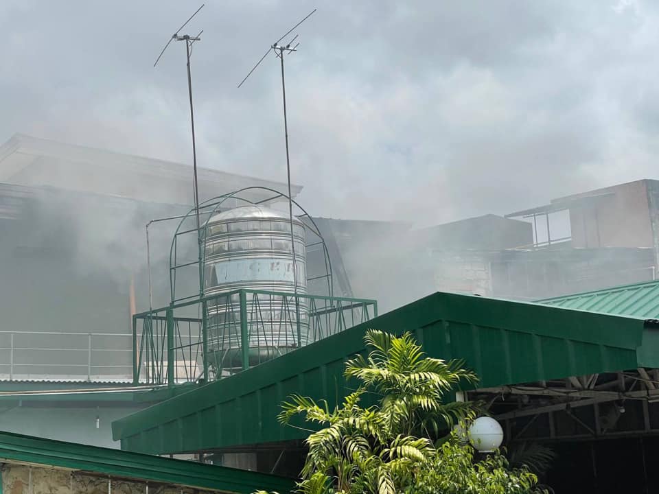 Mandaue fire guts stockroom of Ibabao-Estancia building.