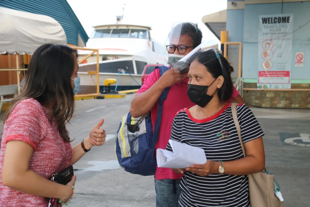 The family of the Talisaynon crewman of the ill-fated vessel that ran aground in Surigao del Norte arrives in Surigao.