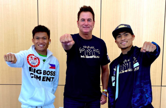 American boxing promoter Sean Gibbons is flanked by Jerwin Ancajas (left) and Marg Magsayo (right) after the official weigh-in in Uncasville, Connecticut, USA. Photo from Mark Magsayo's official FB page