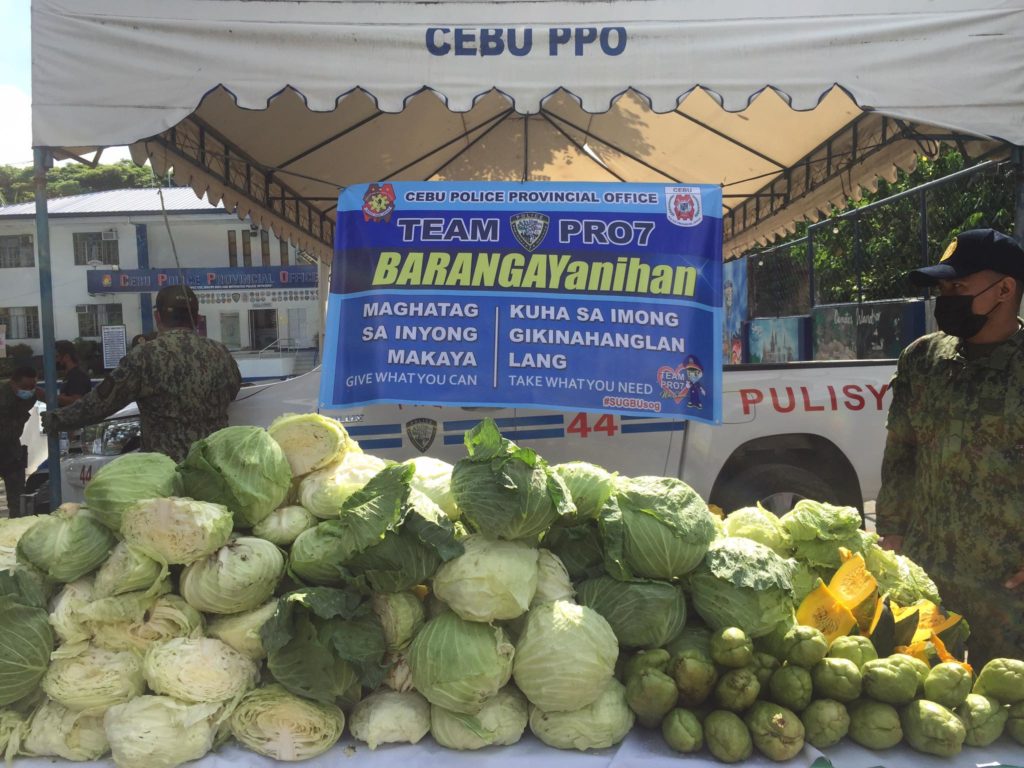 Barangayanihan at CPPO: Fresh vegetables are among those distributed at the Barangayanihan stand at the CPPO headquarters in Barangay Lahug in Cebu City. | Pegeen Maisie Sararaña
