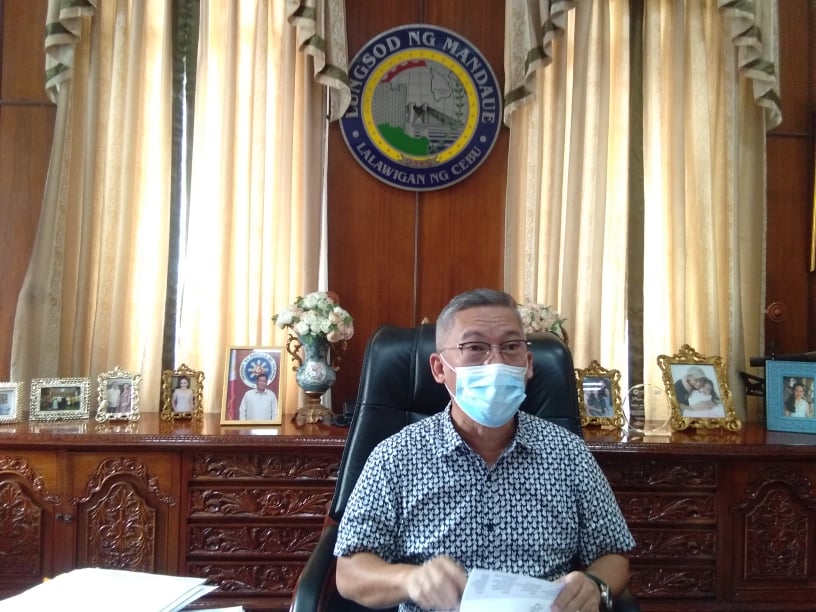 Mandaue City Mayor Jonas Cortes says that the city government is supporting Cebu Governor Gwendolyn Garcia's quarantine policy for returning overseas Filipinos and overseas Filipino workers. | Mary Rose Sagarino 
