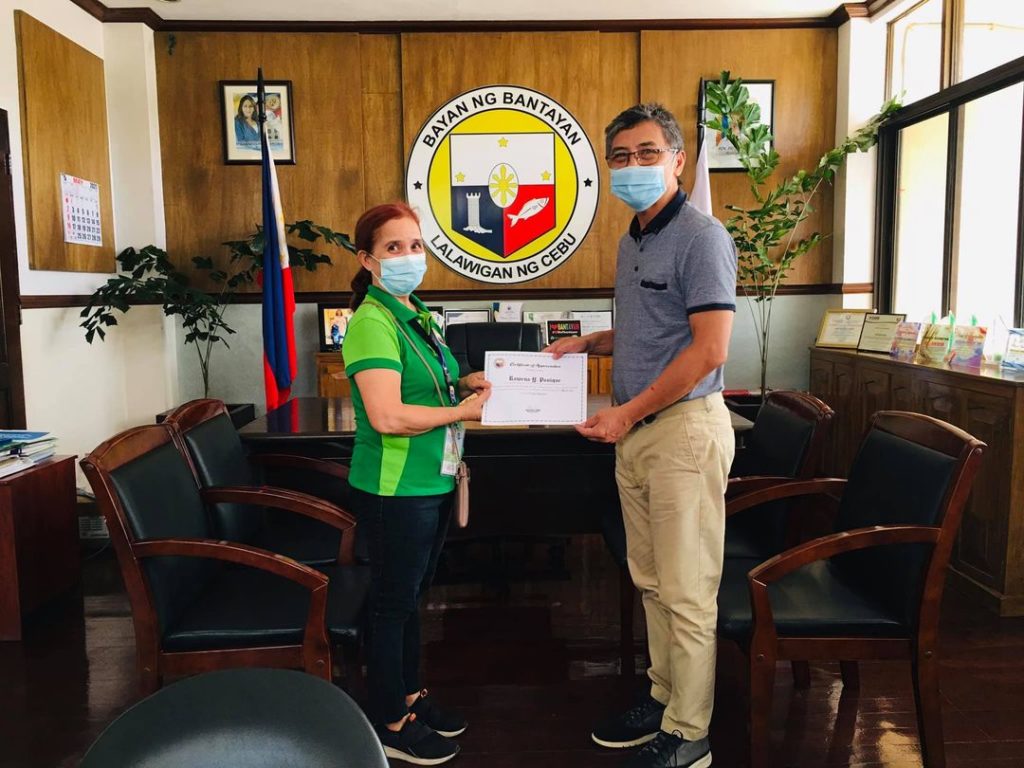Bantayan Municipal Hall worker returns envelope with P1M cash to owner