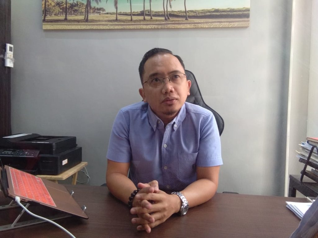 EOC HEAD ON CITY'S POSITIVITY RATE. Lawyer Lizer Malate, Mandaue City Emergency Operations Center head, is encouraging Mandauehanons not to let their guard down because COVID-19 is still here especially since the city's positivity rate increased this month to 6.28 percent. | Mary Rose Sagarino