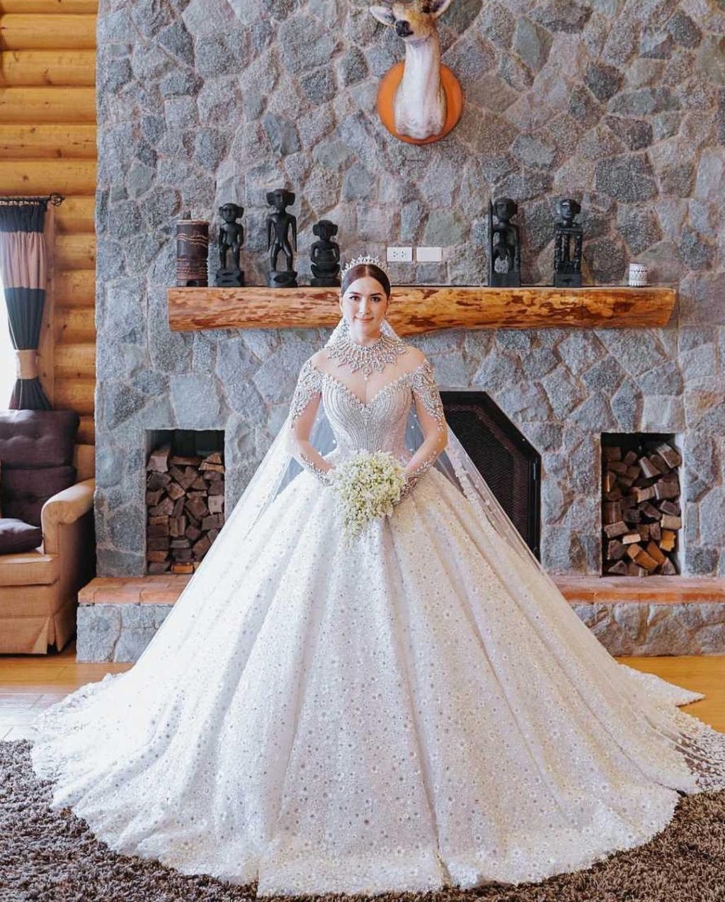 Actress Ara Mina looks stunning on her wedding gown.