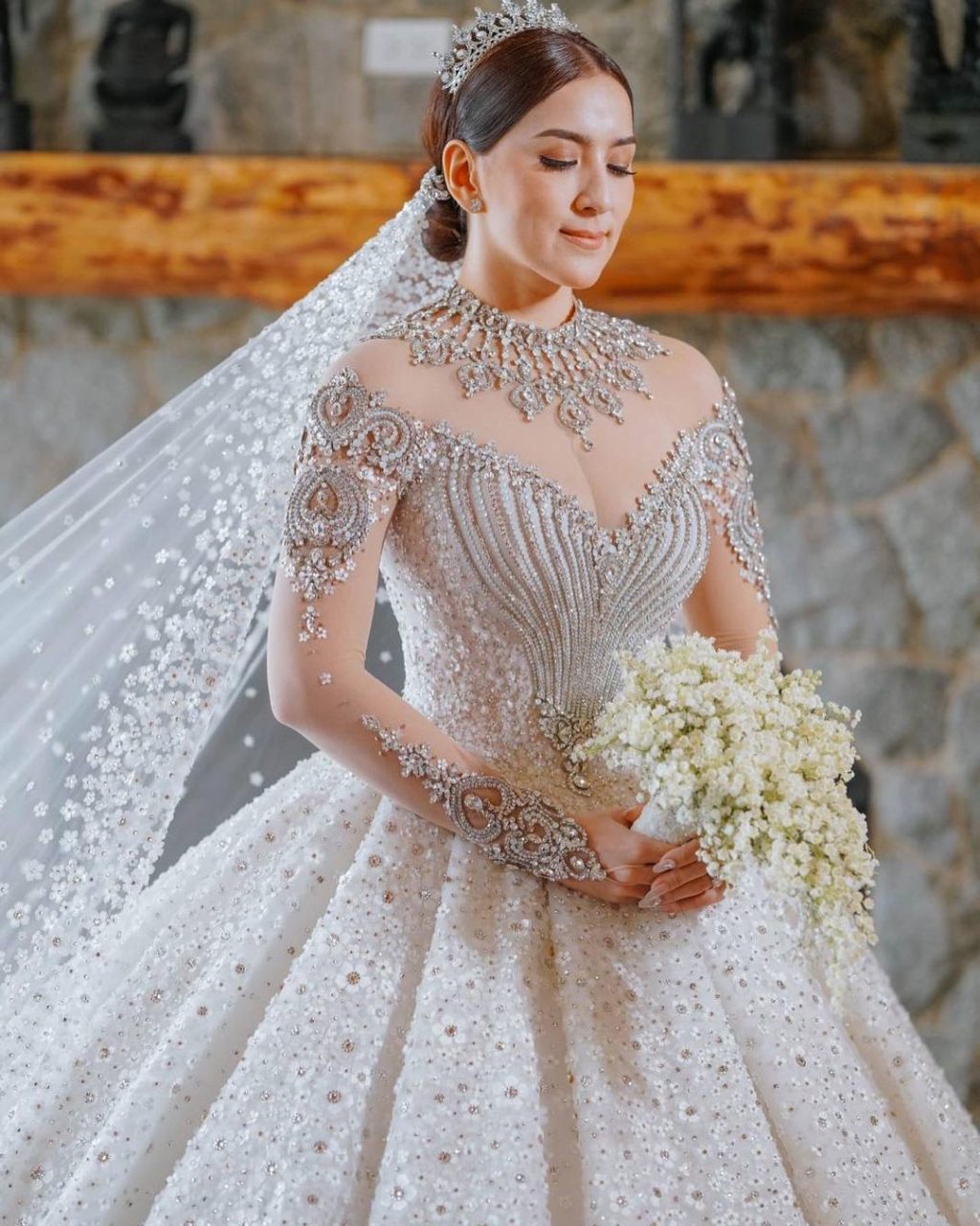 Look Actress Ara Mina Looks Stunning In Her Baroque Rococo Inspired Gown Cebu Daily News