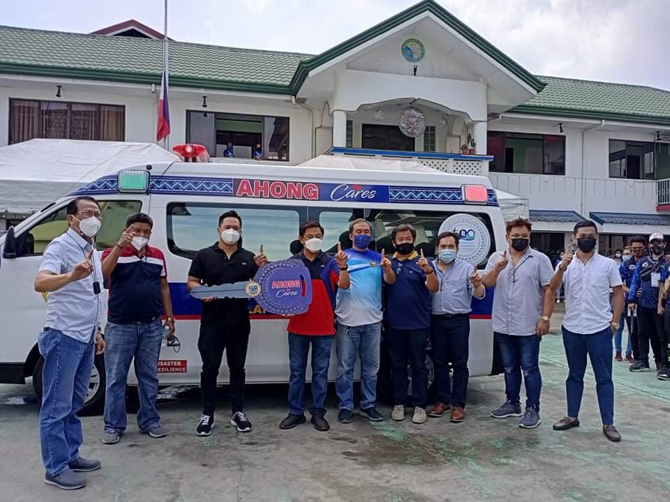 New ambulances for 4 barangays in Lapu-Lapu. In photo is Mayor Junard Chan (4th from left) turning over one of three ambulances turned over to three barangays today. 