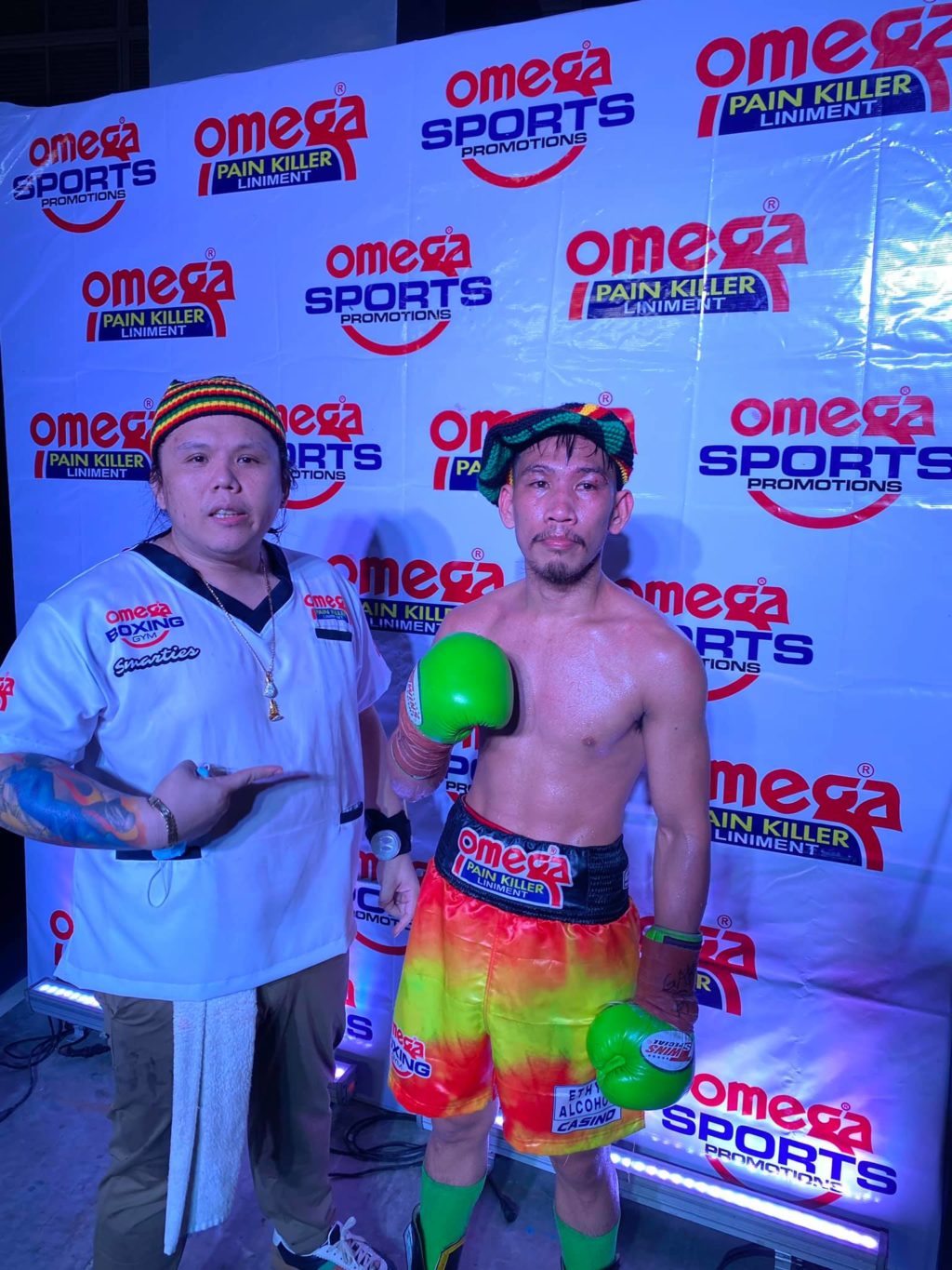 Mark Vicelles (left) knocks out Jerven Mama in the last round of their co-main event bout during Saturday's "Kumbati 10" fight. | Photo from Omega Boxing Gym Facebook page