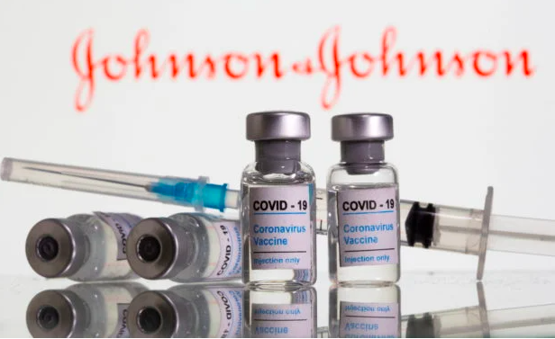 CEBU CITY ALLOTS 14,500 J&J vaccines for its senior citizens. In photo are vials labeled “COVID-19 Coronavirus Vaccine” and syringe are seen in front of displayed Johnson&Johnson logo in this illustration taken, February 9, 2021. REUTERS/Dado Ruvic/Illustration (file photo)