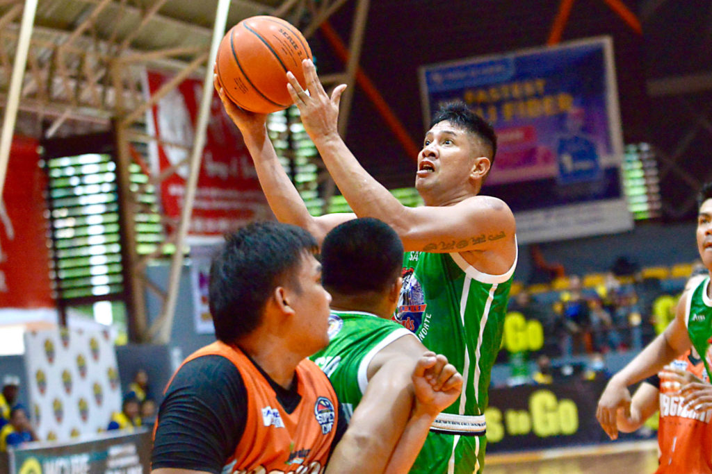 Roxas Vanguards Jhong Bondoc goes for a layup during game one of their best-of-three semifinals series versus Pagadian in the VisMin Super Cup Mindanao leg on Sunday, August 1. | VisMin Super Cup Photo