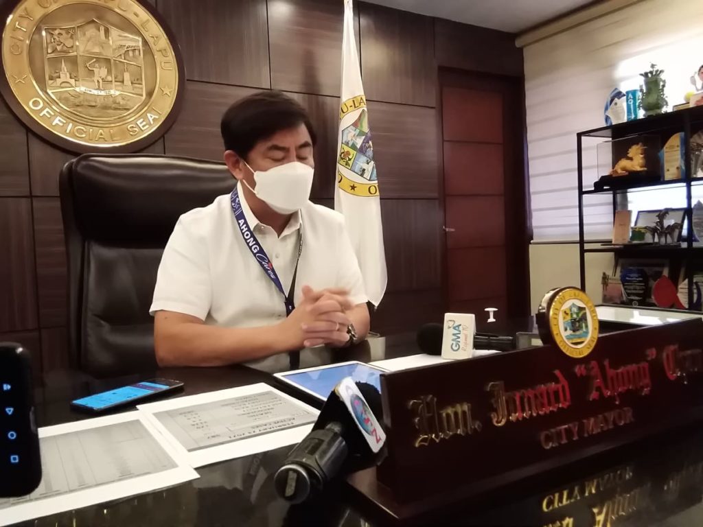 WALK-INS NO LONGER ALLOWED UNLESS. Lapu-Lapu City Mayor Junard "Ahong" Chan says walk ins will only be allowed at vaccination sites if scheduled individual for vaccination will not show up. | Futch Anthony Inso #CDNDigital
