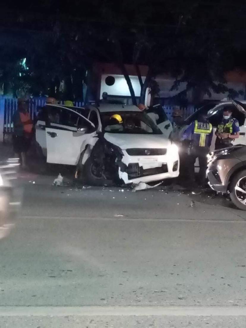Mandaue accident. Two Toyota vans and a Suzuki SUV were involved in a road accident in front of the Mandaue City Hospital at past 8 p.m. of August 9. | Contributed photo