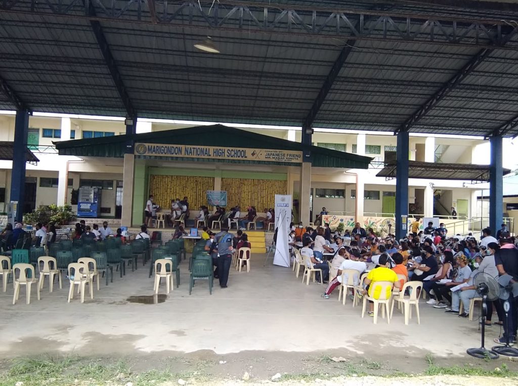 CHAN SAYS MORE VAX SITES NEARER TO HERD IMMUNITY. The Marigondon National High School is the latest vaccination center that the Lapu-Lapu City government has opened. | Futch Anthony Inso